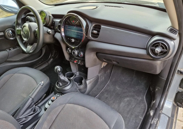 MINI Cooper cena 46599 przebieg: 110000, rok produkcji 2021 z Tarczyn małe 106